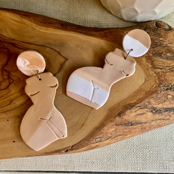 Handmade Clay Earrings | Forms of a Woman Silhouette | Tan and White Blend - Picture 4 of 7